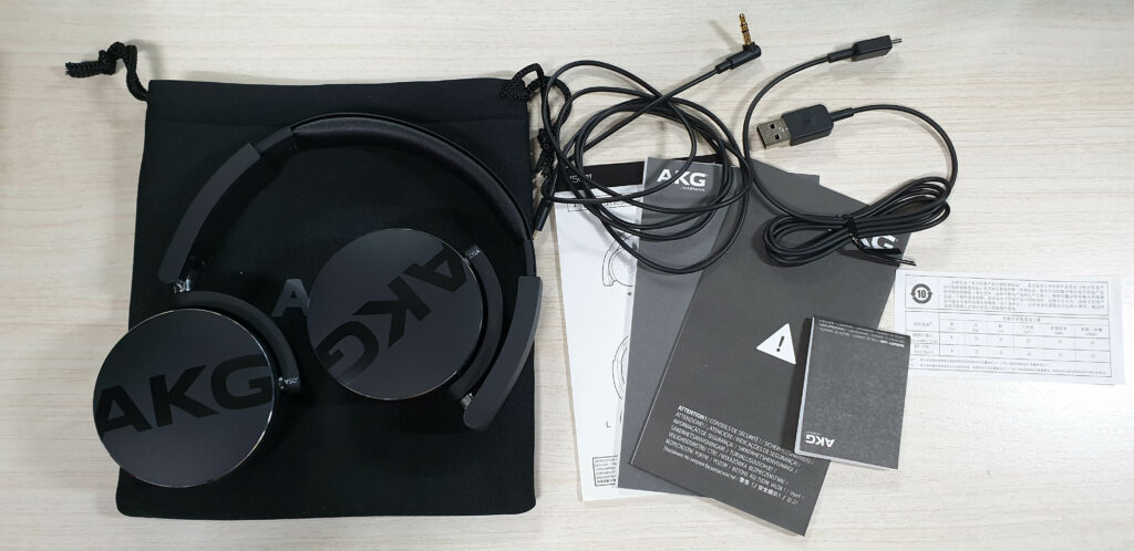 AKG 헤드폰 Y50BT-구성품